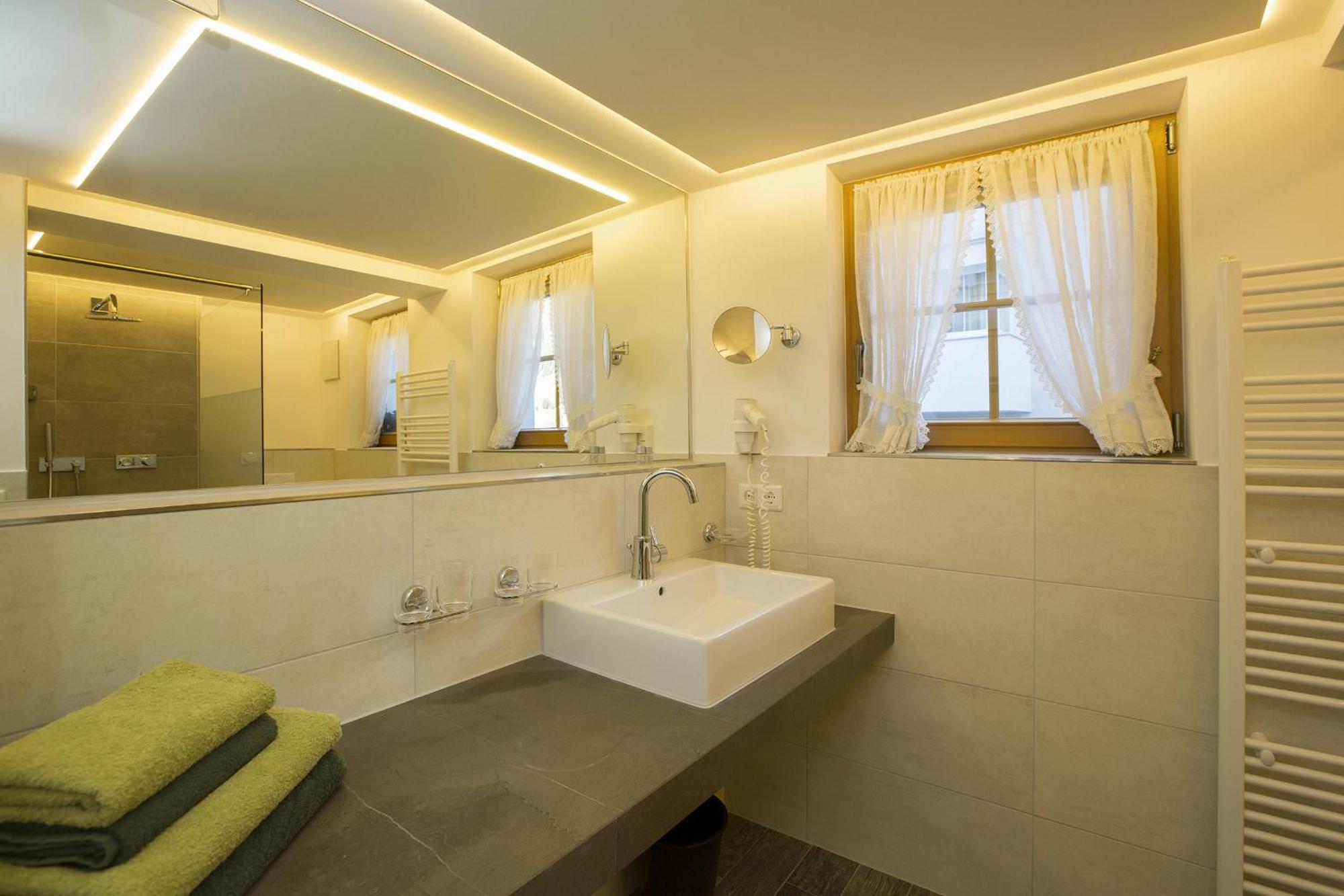 Hotel Tanzer อิสชเกิล ภายนอก รูปภาพ